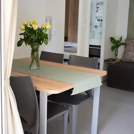 Holiday home Hisa Uran