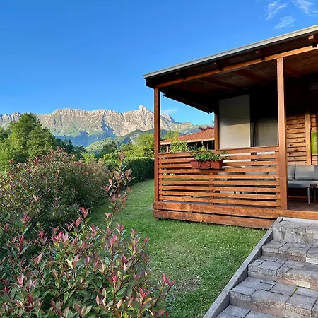 Hisa Uran Vikendica *